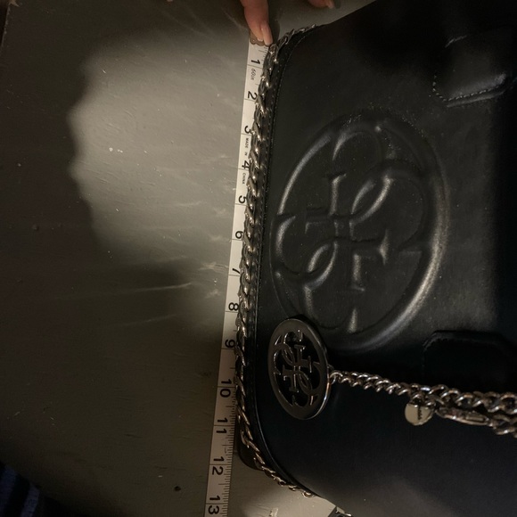 Guess - Picture 8 of 9